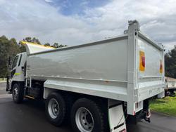 2013 Fuso Fighter 2427 WHITE