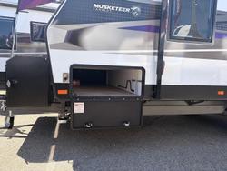 2025 Crusader My25 Musketeer Camelot