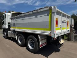 2015 Fuso Fv 51SK WHITE