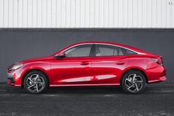 2025 MG MG5 Essence MY25 Diamond Red