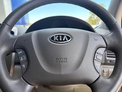 2011 Kia Grand Carnival Platinum