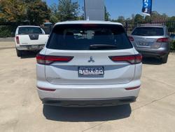 2022 Mitsubishi Outlander ES ZM MY22 White
