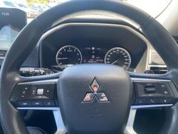 2022 Mitsubishi Outlander ES ZM MY22 White