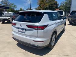 2022 Mitsubishi Outlander ES ZM MY22 White