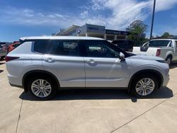 2022 Mitsubishi Outlander ES ZM MY22 White