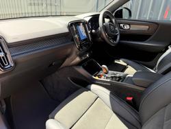 2022 Volvo XC40 T5 R-Design MY22 AWD Onyx Black