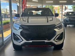 2025 ISUZU D-MAX BLADE