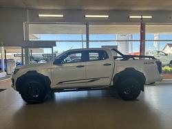 2025 ISUZU D-MAX BLADE