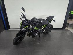 2019 Kawasaki ZR 900 BLACK