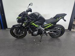 2019 Kawasaki ZR 900 BLACK