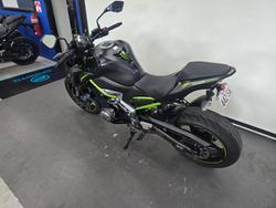 2019 Kawasaki ZR 900 BLACK