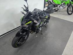 2019 Kawasaki ZR 900 BLACK