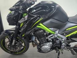 2019 Kawasaki ZR 900 BLACK