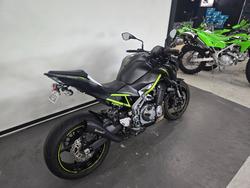 2019 Kawasaki ZR 900 BLACK