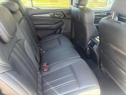 2023 Isuzu MU-X LS-T