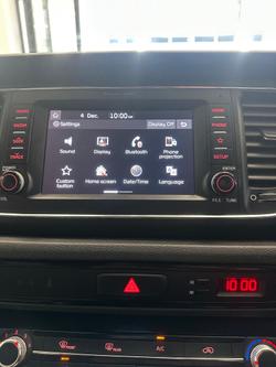 2018 Kia Carnival S YP MY19 Clear White