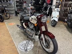 2025 Royal Enfield CLASSIC 650 RED