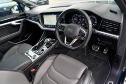 2022 Volkswagen Touareg 210TDI R-Line