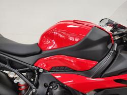 2024 BMW Motorrad S 1000 RR RACE Red