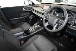 2024 Mitsubishi Outlander ES