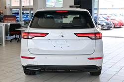 2024 Mitsubishi Outlander ES