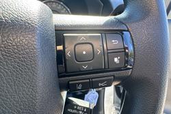 2025 Toyota Hilux SR