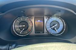 2025 Toyota Hilux SR