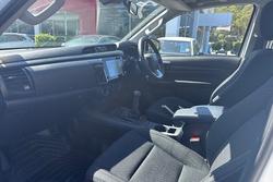 2025 Toyota Hilux SR