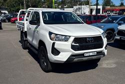 2025 Toyota Hilux SR