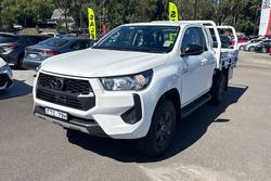 2025 Toyota Hilux SR
