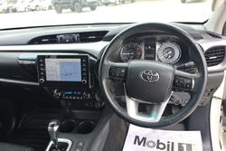 2021 Toyota Hilux SR5