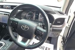 2021 Toyota Hilux SR5