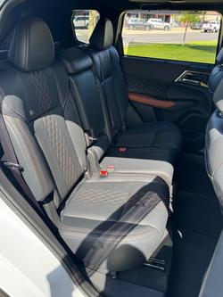 2024 Mitsubishi Outlander Exceed Tourer ZM MY24 AWD White Diamond with Black Mica Roof