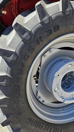 2022 Massey Ferguson 6712 Global Series Red