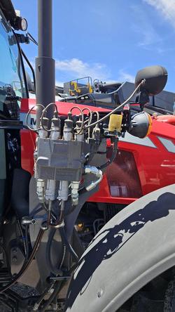 2022 Massey Ferguson 6712 Global Series Red