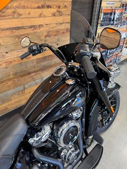 2025 Harley-Davidson Heritage Classic 117 (FLHC) Softail Black
