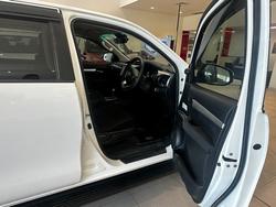 2021 Toyota Hilux 4x4 2.8L DSL D/C/C 6AT SR5