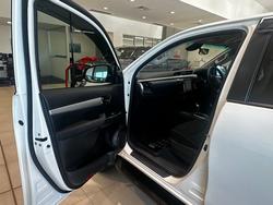 2021 Toyota Hilux 4x4 2.8L DSL D/C/C 6AT SR5