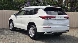 2022 Mitsubishi Outlander LS