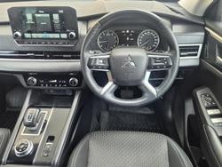 2022 Mitsubishi Outlander LS