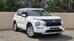 2022 Mitsubishi Outlander LS