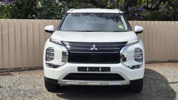 2022 Mitsubishi Outlander LS