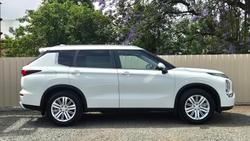 2022 Mitsubishi Outlander LS