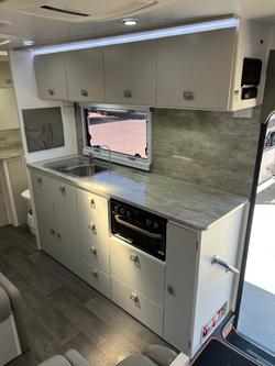 2022 Design RV Forerunner Van 2-1, 19'