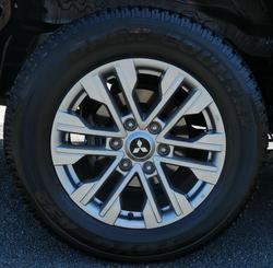 2022 Mitsubishi Pajero Sport GLX