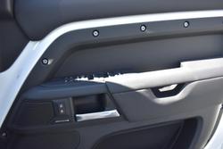 2025 Land Rover Defender 110 P400 X-Dynamic SE L663 MY25.5 AWD Fuji White