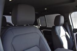 2025 Land Rover Defender 110 P400 X-Dynamic SE L663 MY25.5 AWD Fuji White