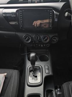 2016 Toyota Hilux SR