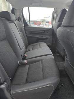 2016 Toyota Hilux SR