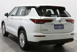2022 Mitsubishi Outlander ES